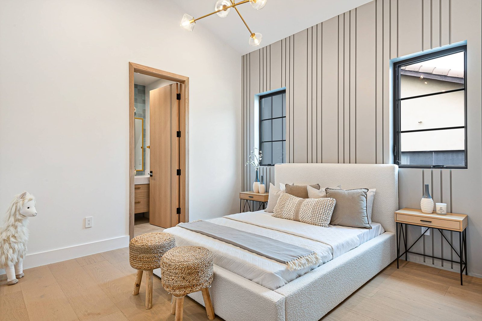 A Seamless Staging Experience for Any Los Angeles Property